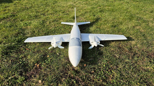 PA-60 Piper Aerostar 750mm